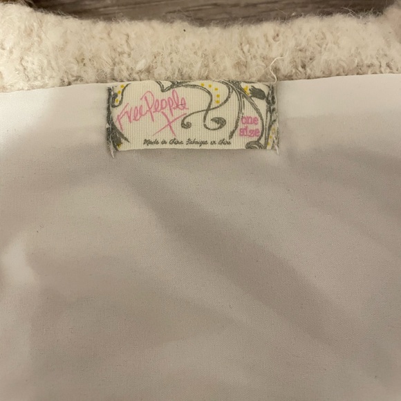 FREE PEOPLE Checkers Carry On
Scarf Set - Picture 6 of 11